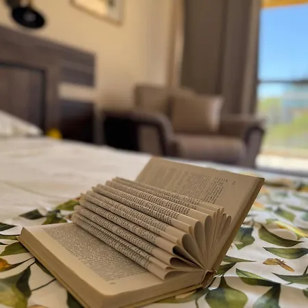 Golden Lemon 瓦爾納